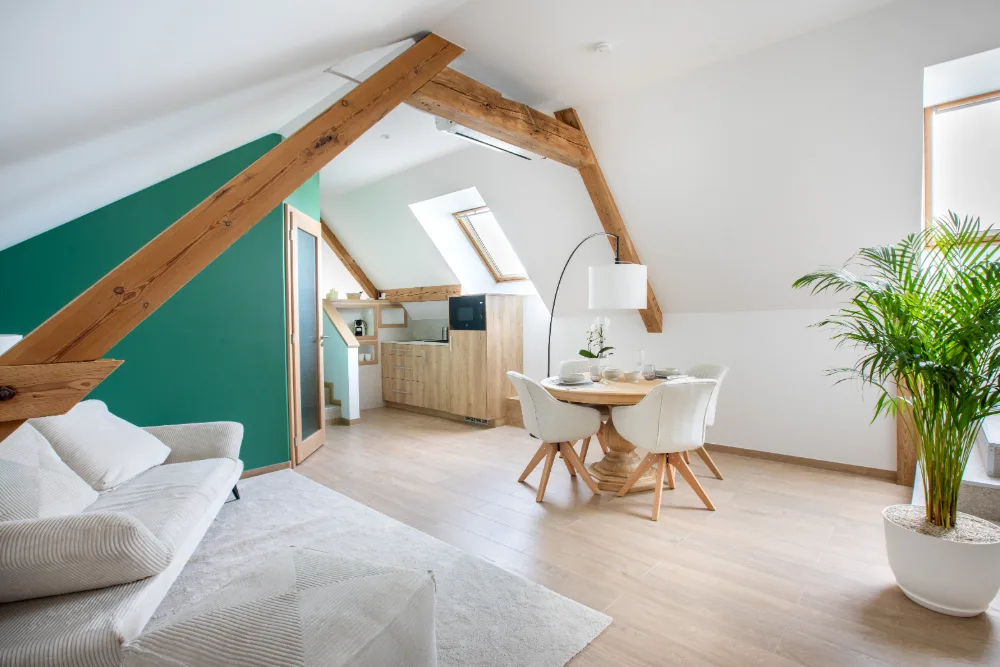 Intérieur chaleureux du Gîte Porte D en Alsace